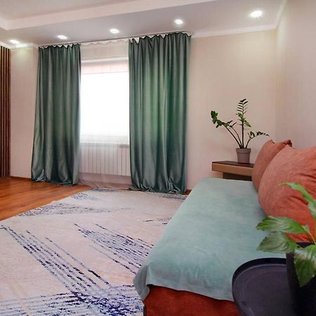2 Ком Студия На 18 Этаже С Панорамным Видом На Горы В Жк Мега Тауер Almatý Exterior foto
